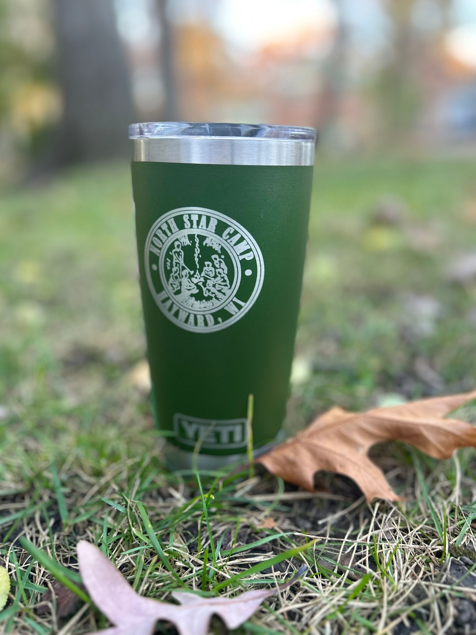 Yeti Rambler outlet 20oz Tumbler - Camp green